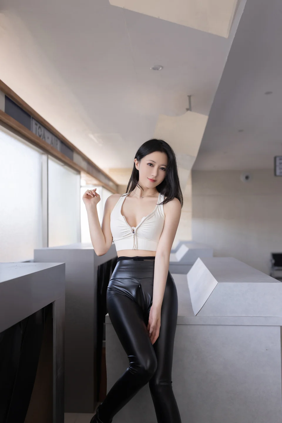 鱼子酱Fish - 行李托运 [121P-1.13GB] tg@simisebaisi 【丝足阁】039.webp